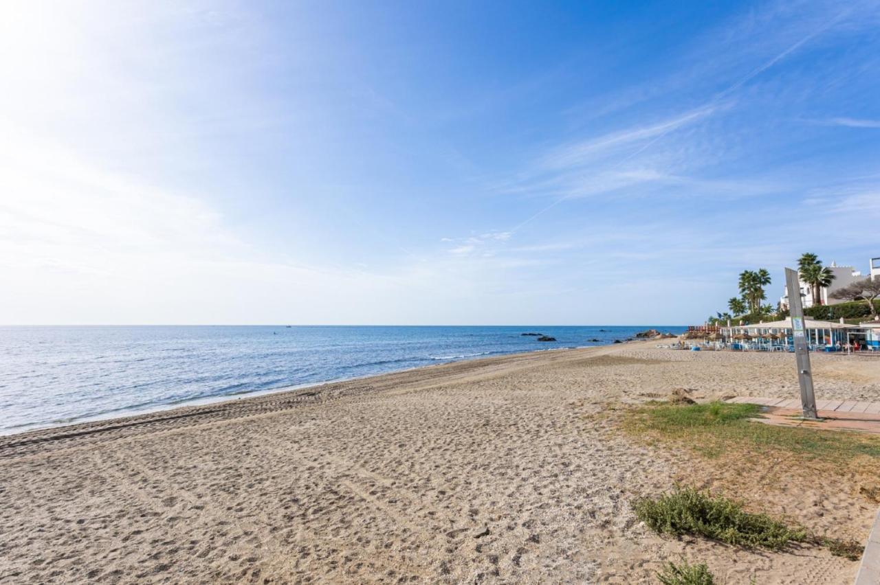 Holidays2Mijas Costa Lubina Del Sol Frontline Beach, Pool, Terrace, Seaview & Parking Sitio de Calahonda Buitenkant foto